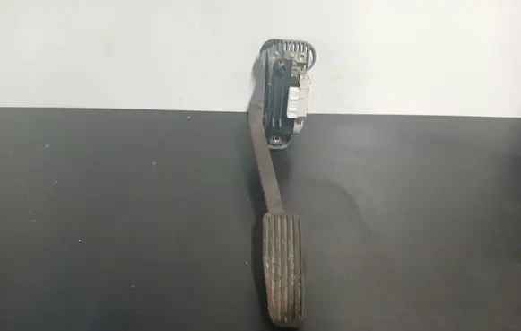 Volvo V70 Accelerator throttle pedal 6PV00853712 30683516