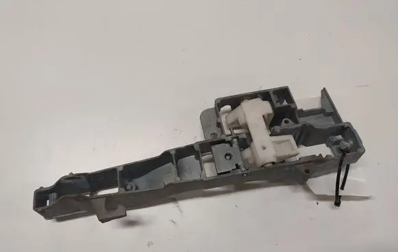 Rear door exterior handle/bracket