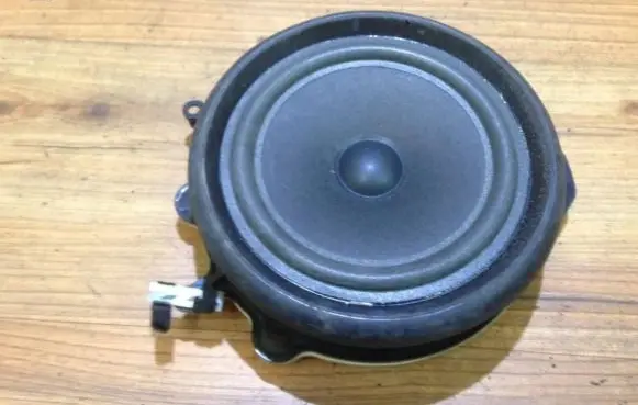 Audi A5 8T 8F Front door speaker 8R0035411