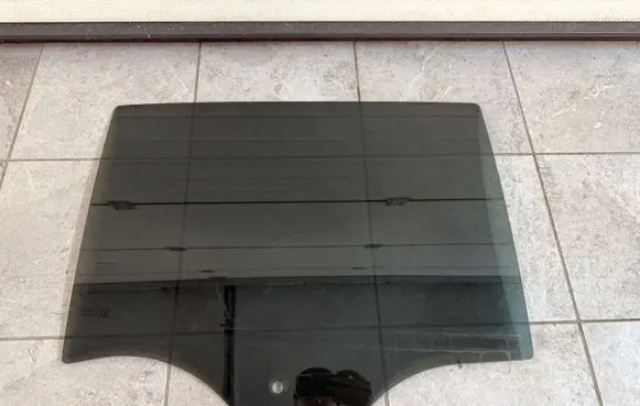 Volkswagen Amarok II Rear door window glass N1WBE25712DA