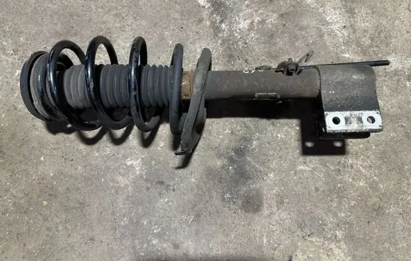 Citroen DS5 Front shock absorber with coil spring