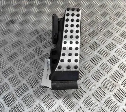 Mercedes-Benz E W213 Accelerator throttle pedal A2C73661103 A2133001000
