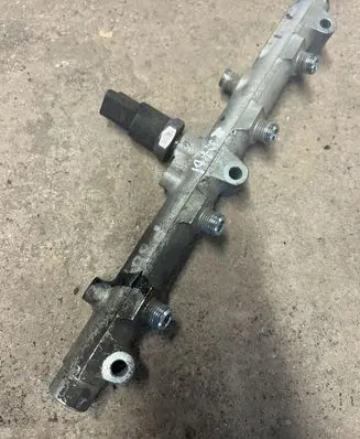 Peugeot 607 Fuel main line pipe 028100228 0445214017 02810022