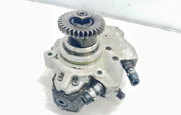 Mercedes-Benz ML W164 Fuel injection high pressure pump A6420700501