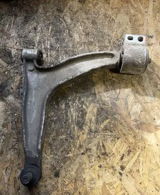 Opel Vectra C Front lower control arm/wishbone 024413015