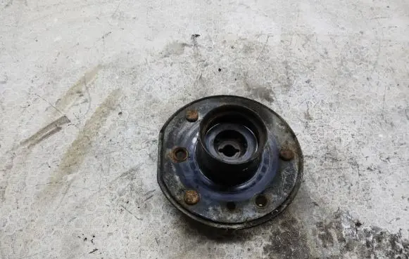 Chevrolet Captiva Front upper strut mount 