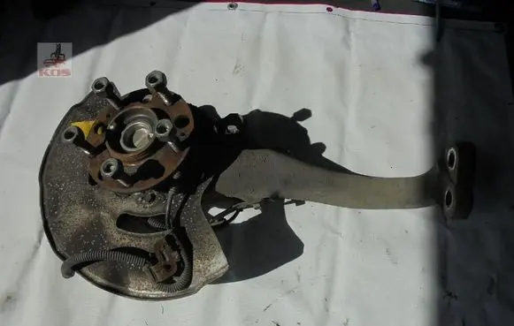 Hyundai Genesis Front wheel hub spindle knuckle