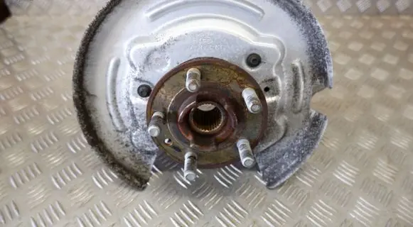 Land Rover Evoque I Rear wheel hub BJ322C028AC