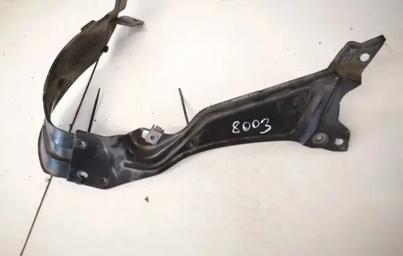 Mercedes-Benz C W203 Front bumper mounting bracket