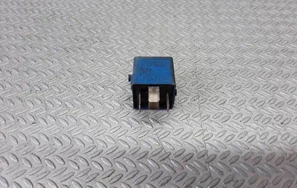 BMW 5 E39 Other relay 61368364581