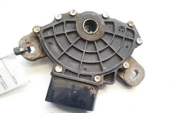 Volkswagen Touareg I Gear selector 