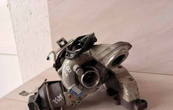 Volkswagen PASSAT B7 Turbo 03L253056G