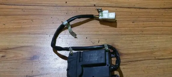 Lexus GS 300 400 430 Air flap motor/actuator 0637004141 063700-4141