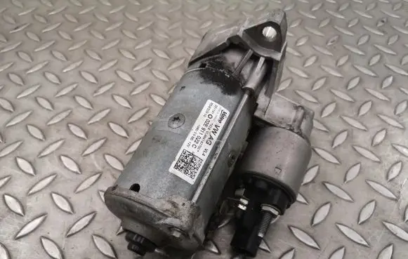 Volkswagen Golf VIII Starter motor 02E911022C
