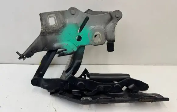 Audi S5 F5 Engine bonnet/hood hinges 8W6823302E