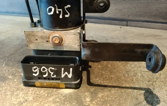 Volvo S40 ABS Pump 30742654 30742665AA