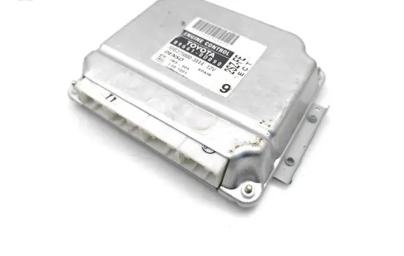 Toyota Yaris Engine control unit/module 89661-0D090 MB275000-3444