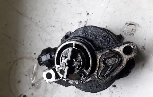 Citroen C4 II Picasso Vacuum pump