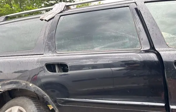 Volvo XC70 Rear door