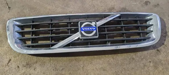 Volvo S40 Front bumper upper radiator grill 30744915
