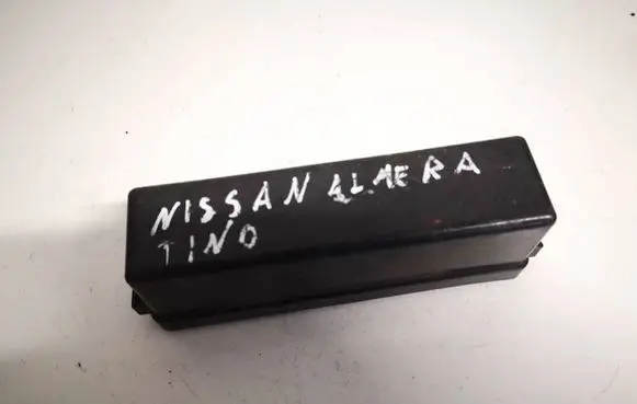 Nissan Almera Tino Fuse box cover 