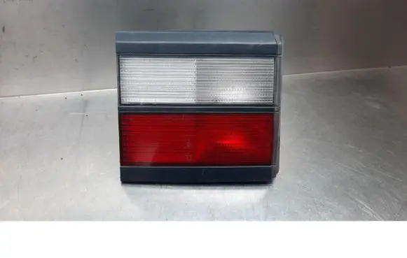 Volkswagen PASSAT B3 Rear/tail lights 333945107