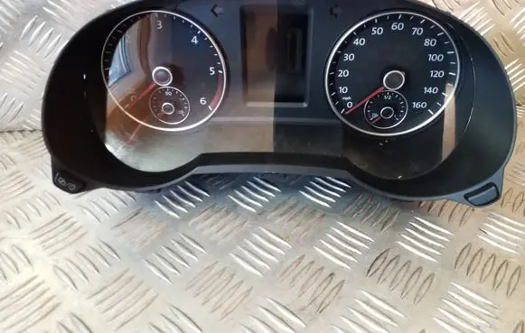 Volkswagen Sharan Speedometer (instrument cluster) 7N0920960J
