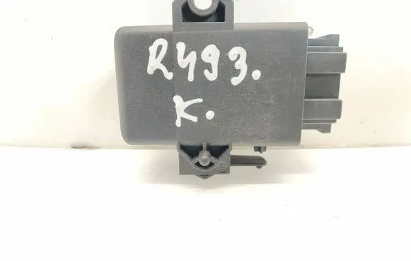 Volkswagen Caddy Seat heating relay 1K0959772