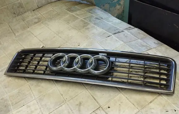 Audi A6 S6 C5 4B Front bumper upper radiator grill 4B0853651F