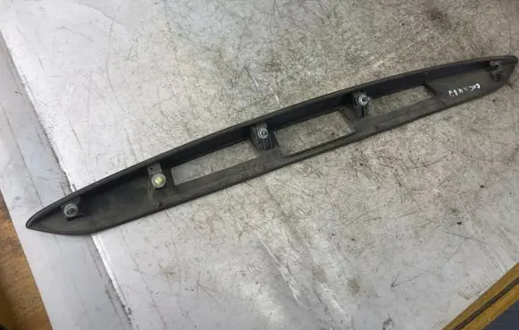 Mitsubishi Grandis Trunk door license plate light bar Mn129551 Mn129567