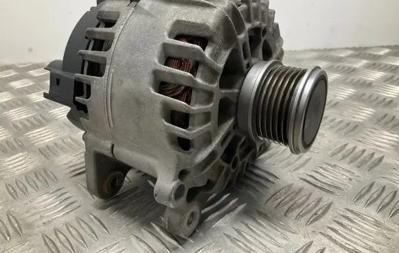 Audi Q2 - Generator/alternator 04L903021H