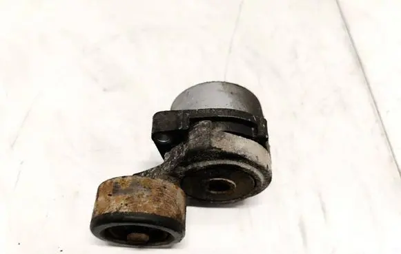 Honda CR-V Generator/alternator belt tensioner