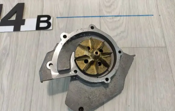 Peugeot 605 Water pump 9604608780