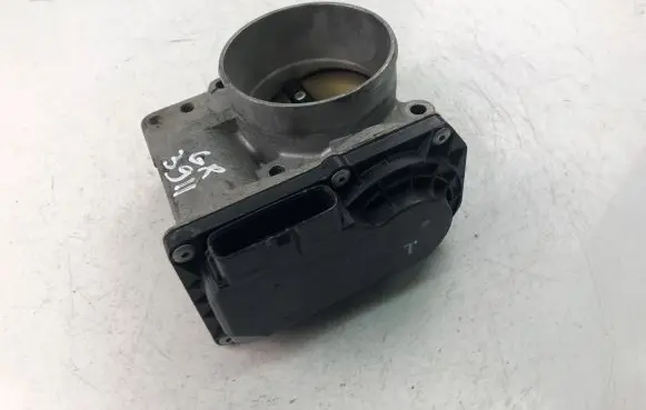 Volvo XC70 Throttle valve 30711551