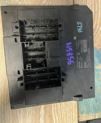 Audi Q3 F3 Central body control module 5Q0937084DQ