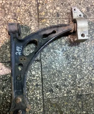 Skoda Octavia Mk1 (1U) Front lower control arm/wishbone 1K0407153K