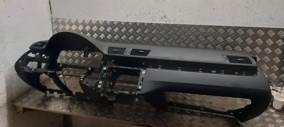 Volkswagen PASSAT B6 Dashboard