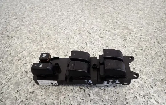 Toyota Avensis T250 Other switches/knobs/shifts 84802-05210