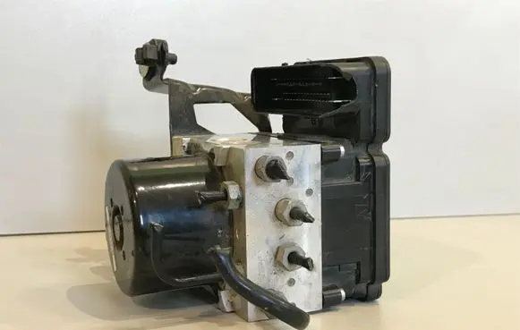 Volvo XC60 ABS Pump 30681619 000404972C1 P30681619