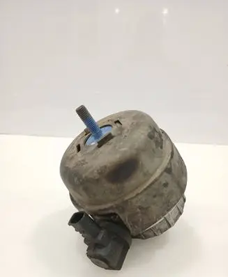 Engine mount bracket