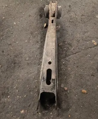 Rear control arm