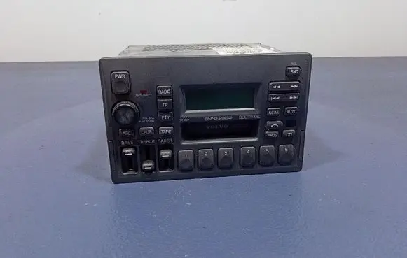 Volvo S70 V70 V70 XC Radio/CD/DVD/GPS head unit 3533962