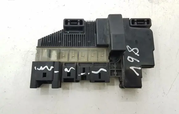 Suzuki Grand Vitara II Battery relay fuse 