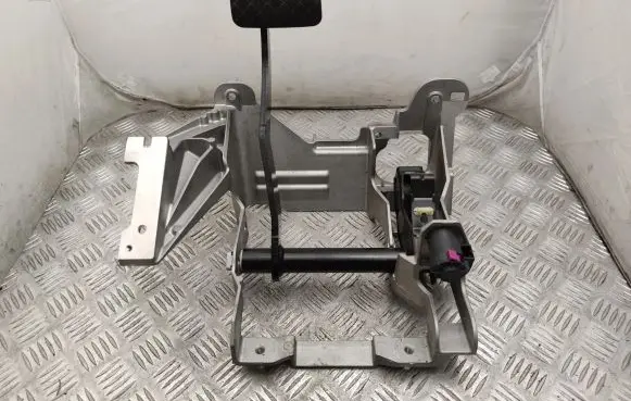 Audi A8 S8 D4 4H Brake pedal 4H2723117 4H2723140C