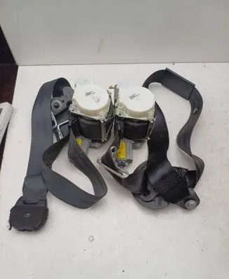 Peugeot 5008 Front seatbelt 34068389e 34071115d