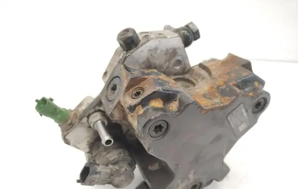 Volvo V70 Fuel injection high pressure pump 30756125 0445010111 78989