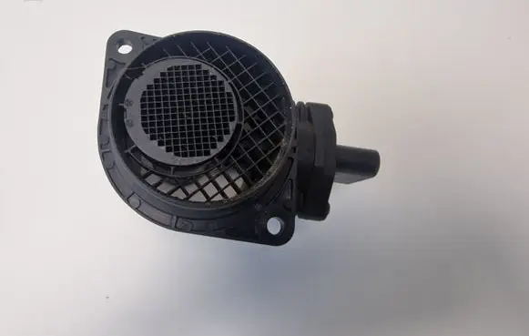 Volkswagen Golf V Mass air flow meter 038906461B