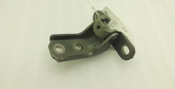 Hyundai Kona I Front door upper hinge