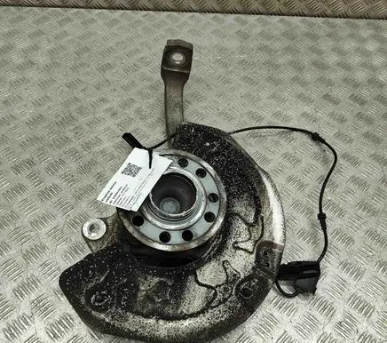 Mercedes-Benz C W205 Front wheel hub A2053322200 A2052200