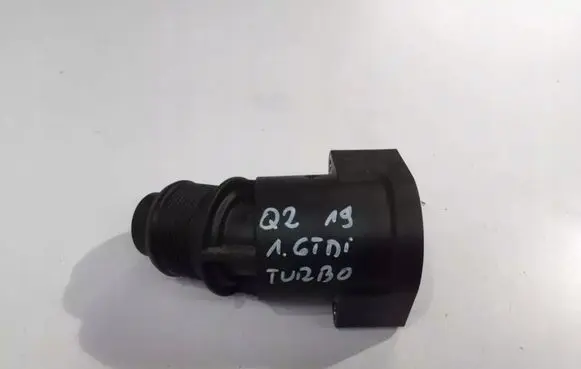 Audi Q2 - Air intake hose/pipe 04L131111